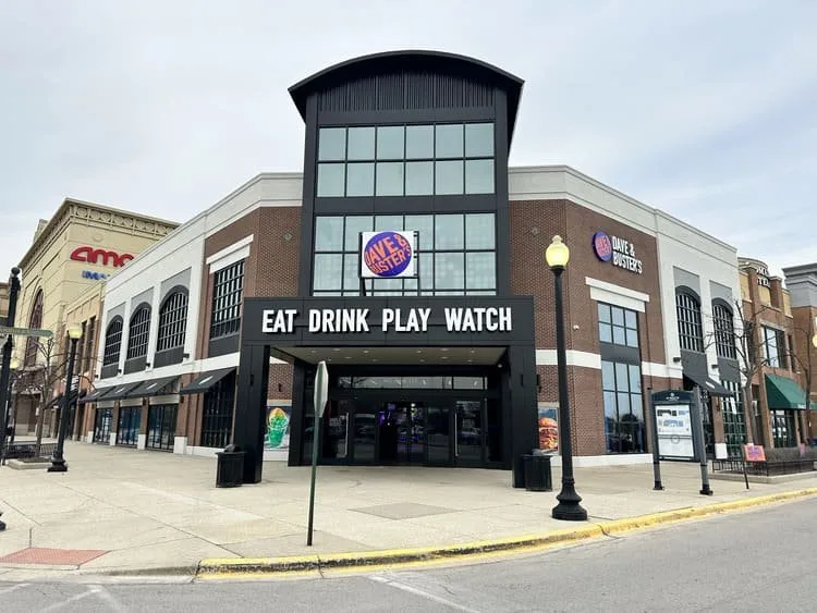 Dave&Busters Schaumburg-1